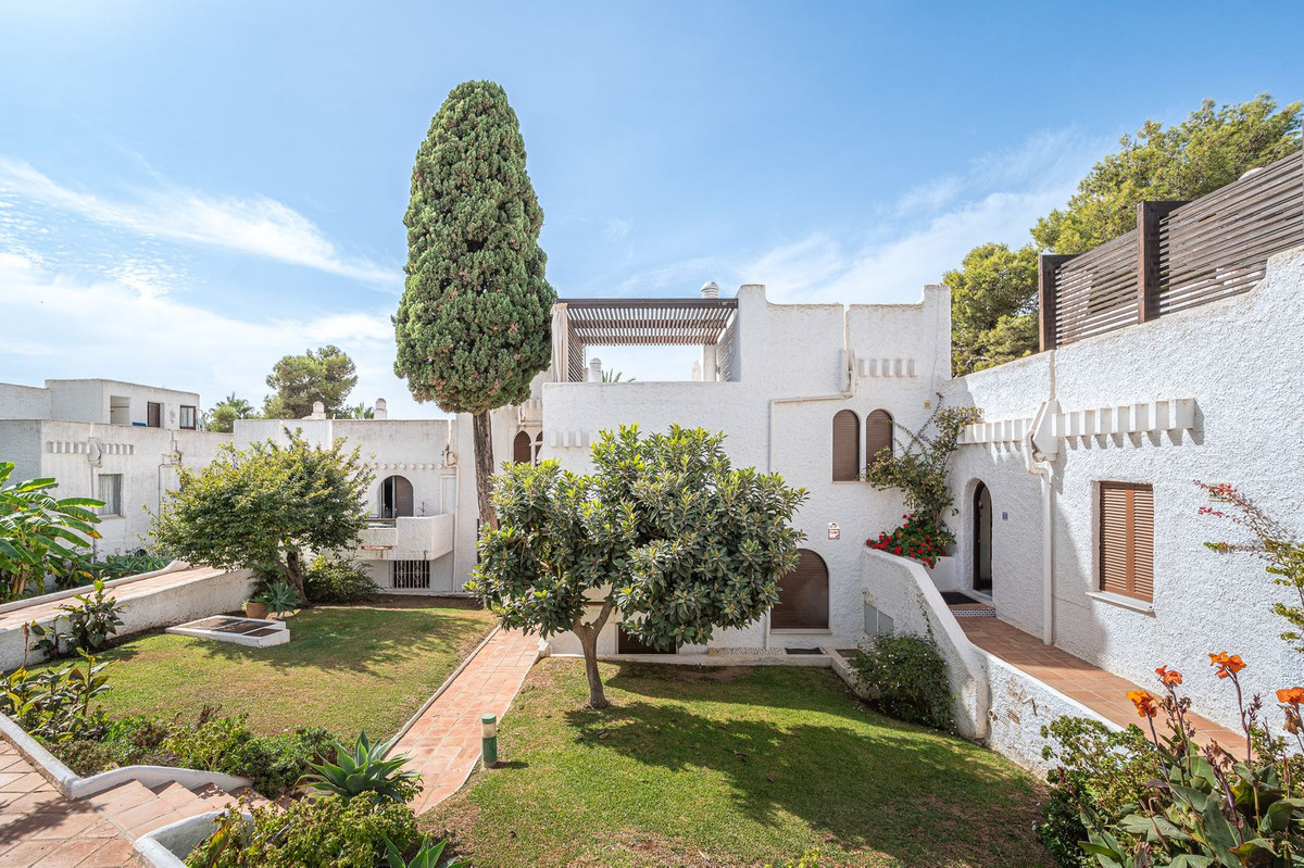 3 Bedroom Townhouse in Marbella - Photo 34