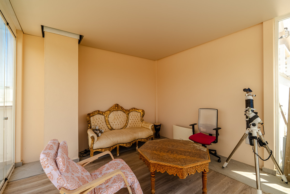 3 Bedroom Apartment in Estepona - Photo 18