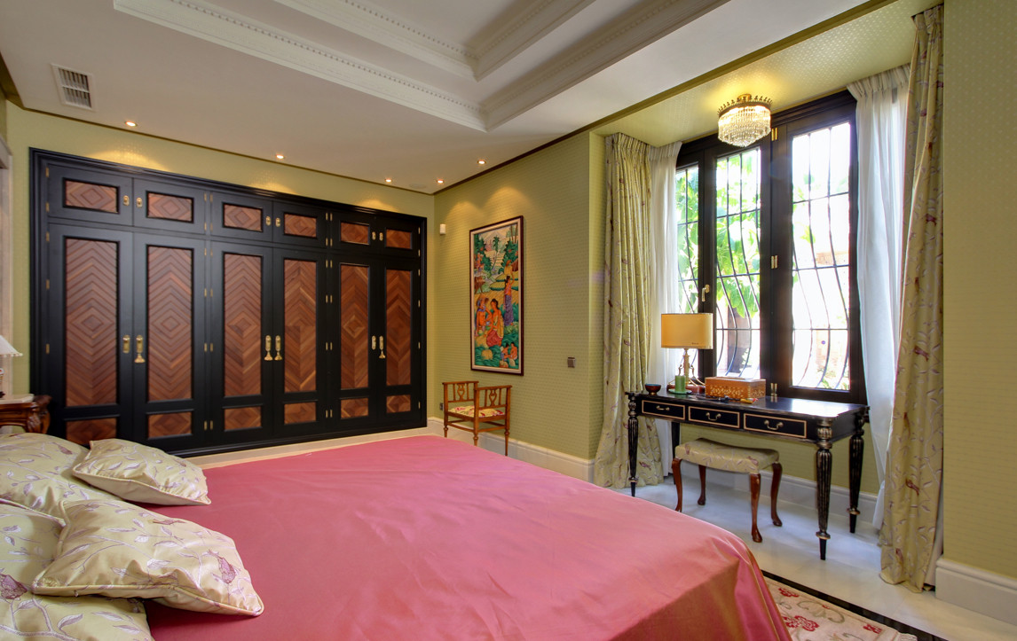 6 Bedroom Villa in Marbella - Photo 22