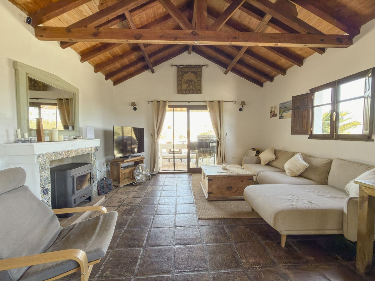 3 Bedroom Villa in Monda - Photo 8