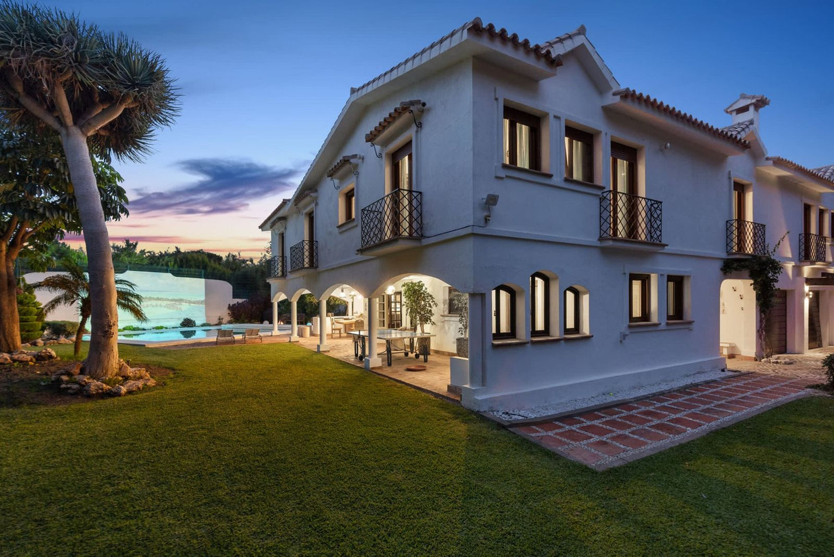4 Bedroom Villa in San Pedro de Alcántara - Фото 36