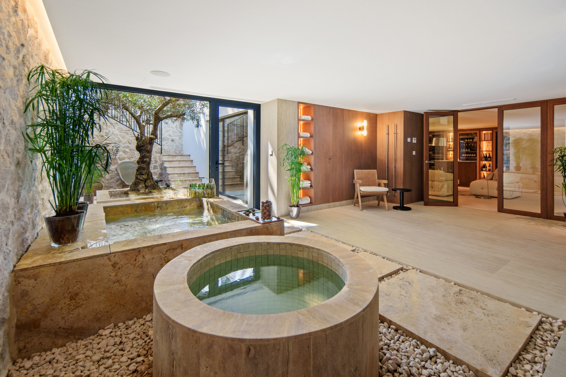 4 Bedroom Villa in Marbella - Photo 6