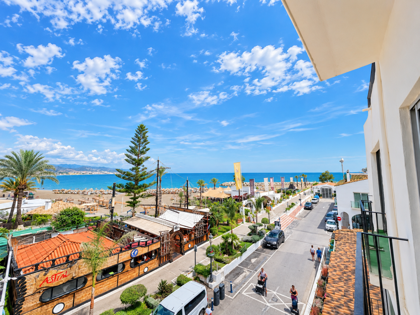 1 Bedroom Apartment in Marbella - Photo 3