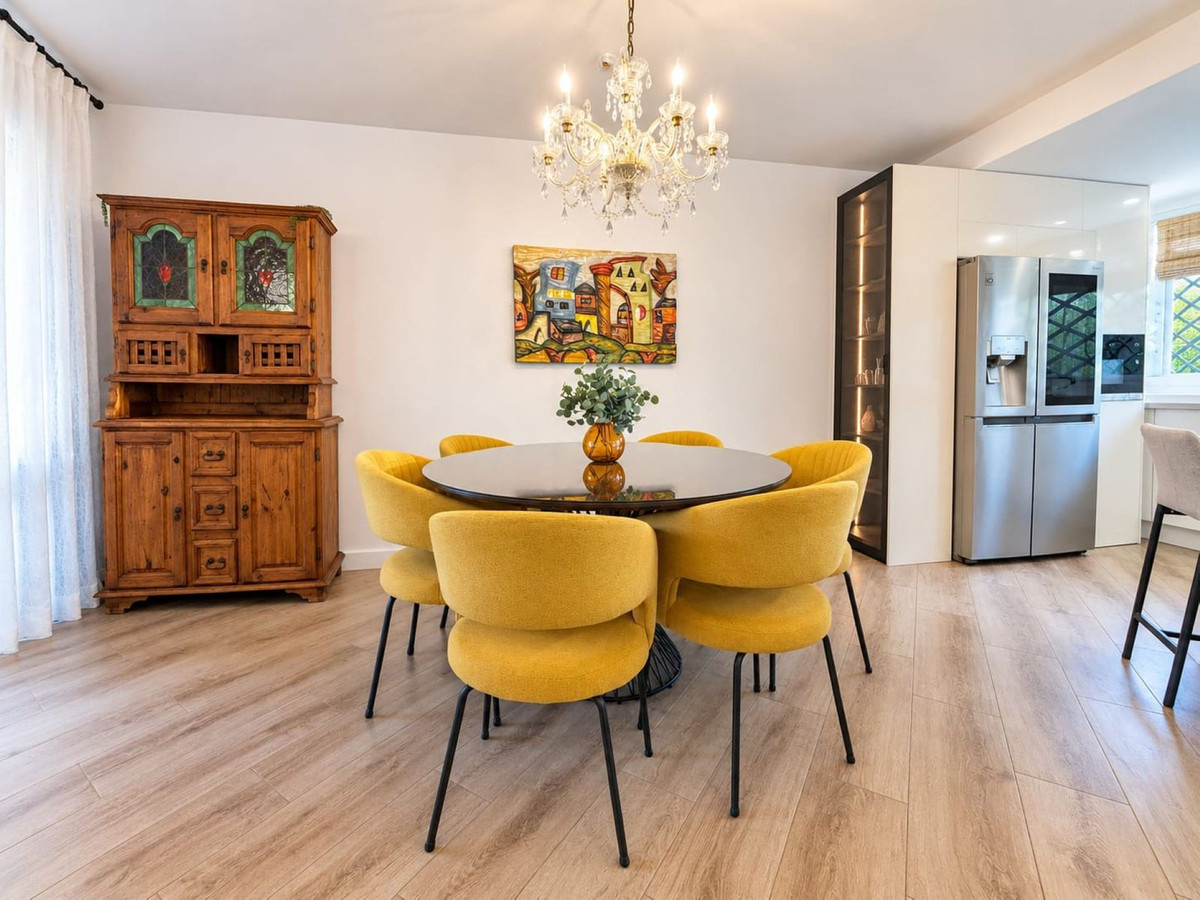 4 Bedroom Townhouse in Marbella - Photo 8