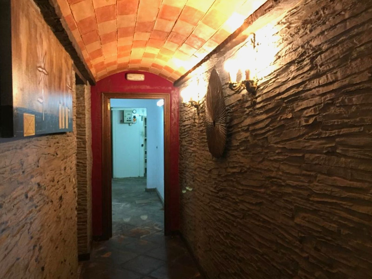 Gewerbefläche mit Pool in Málaga, Spanien – Foto 11