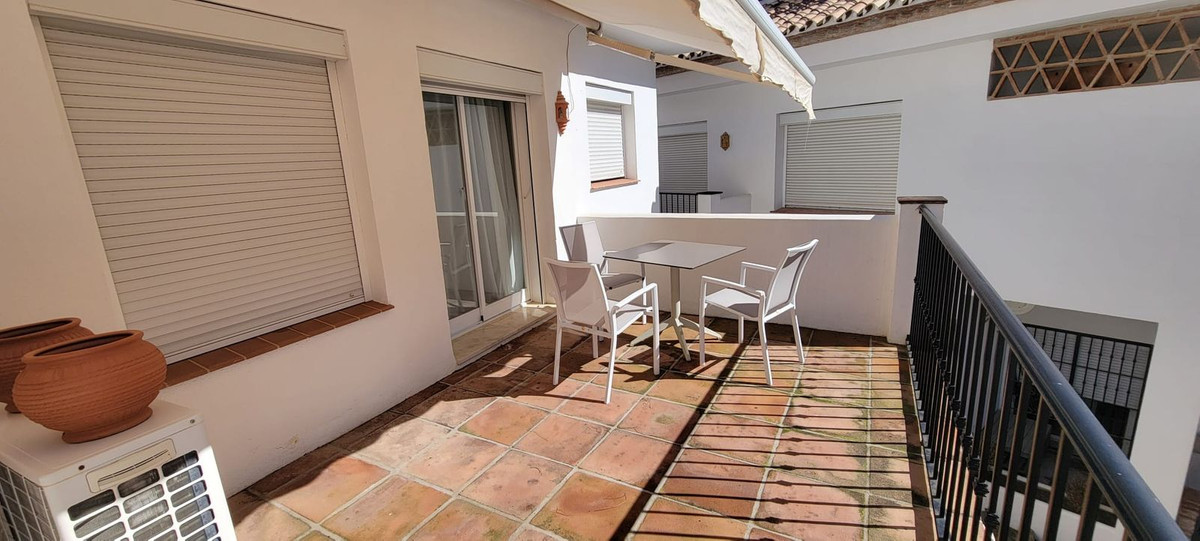 2 Bedroom Apartment in Marbella - Photo 21