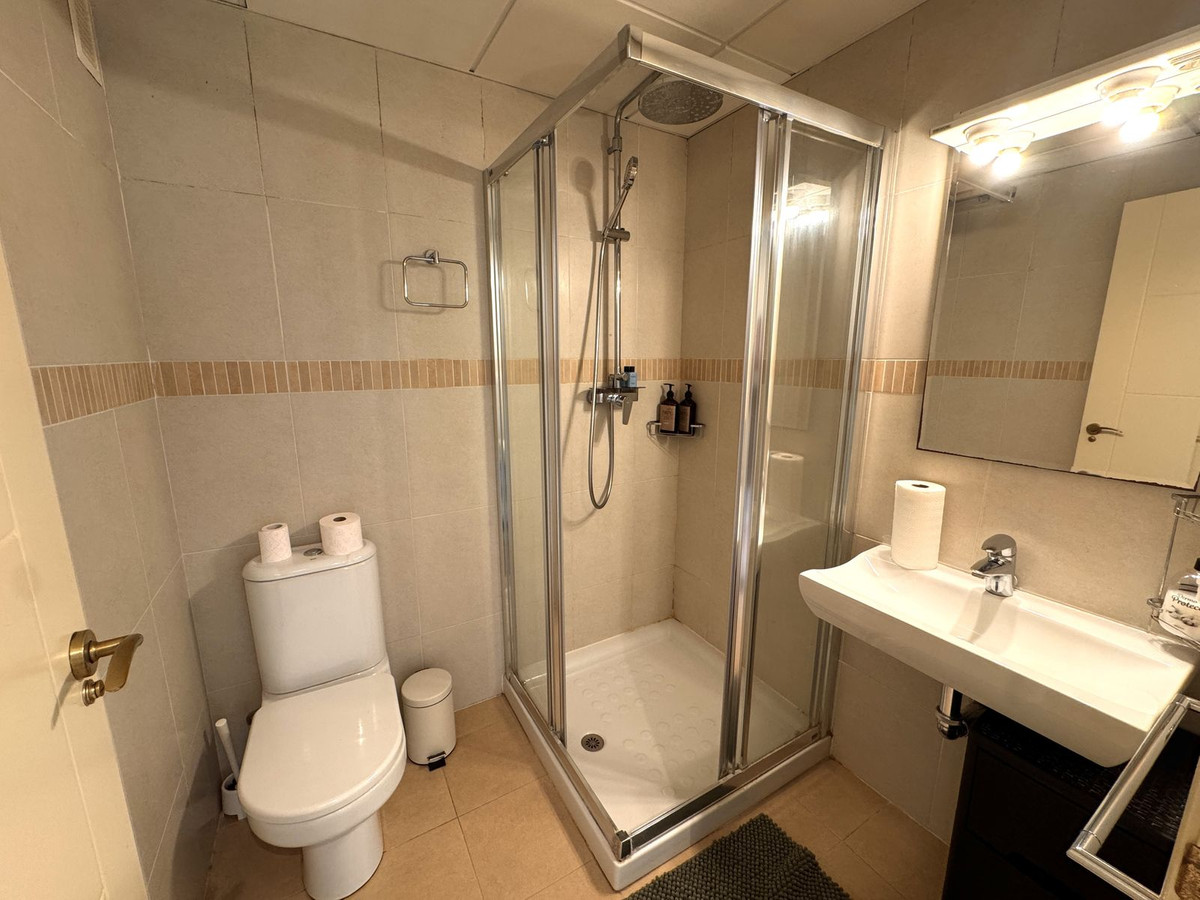2 Bedroom Apartment in Mijas - Photo 21