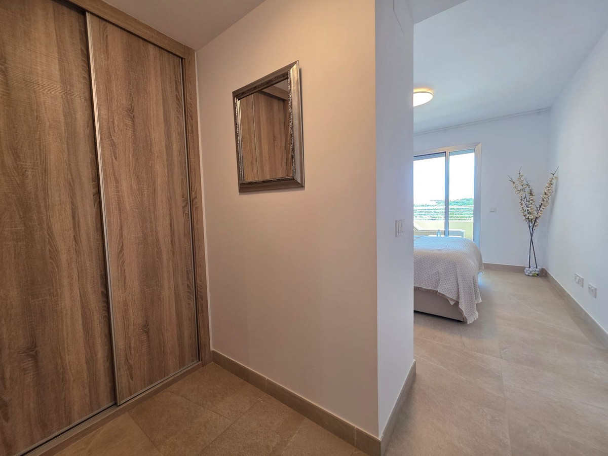 2 Bedroom Apartment in Estepona - Photo 15