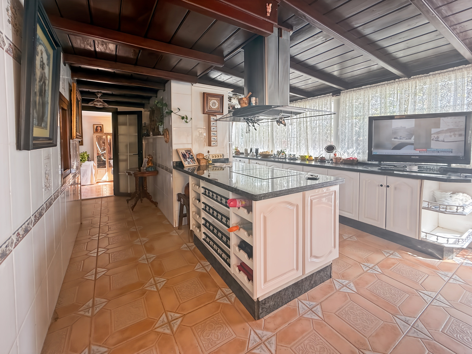 2 Bedroom Apartment in Estepona - Photo 6