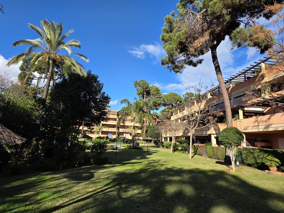 2 Bedroom Apartment in Marbella - Photo 24