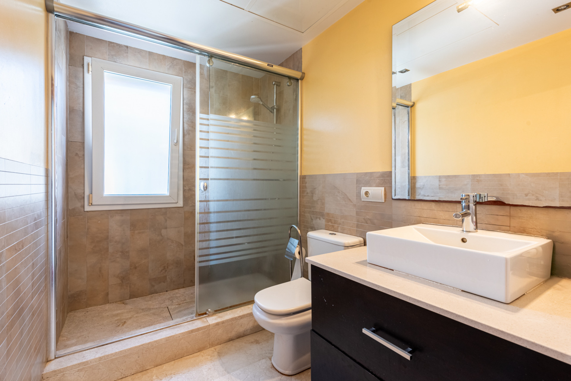 6 Bedroom Villa in San Pedro de Alcántara - Photo 20