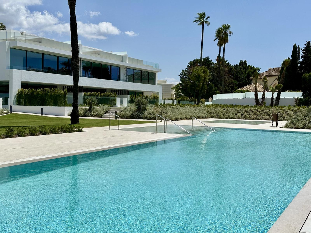 4 Bedroom Villa in Marbella - Photo 71