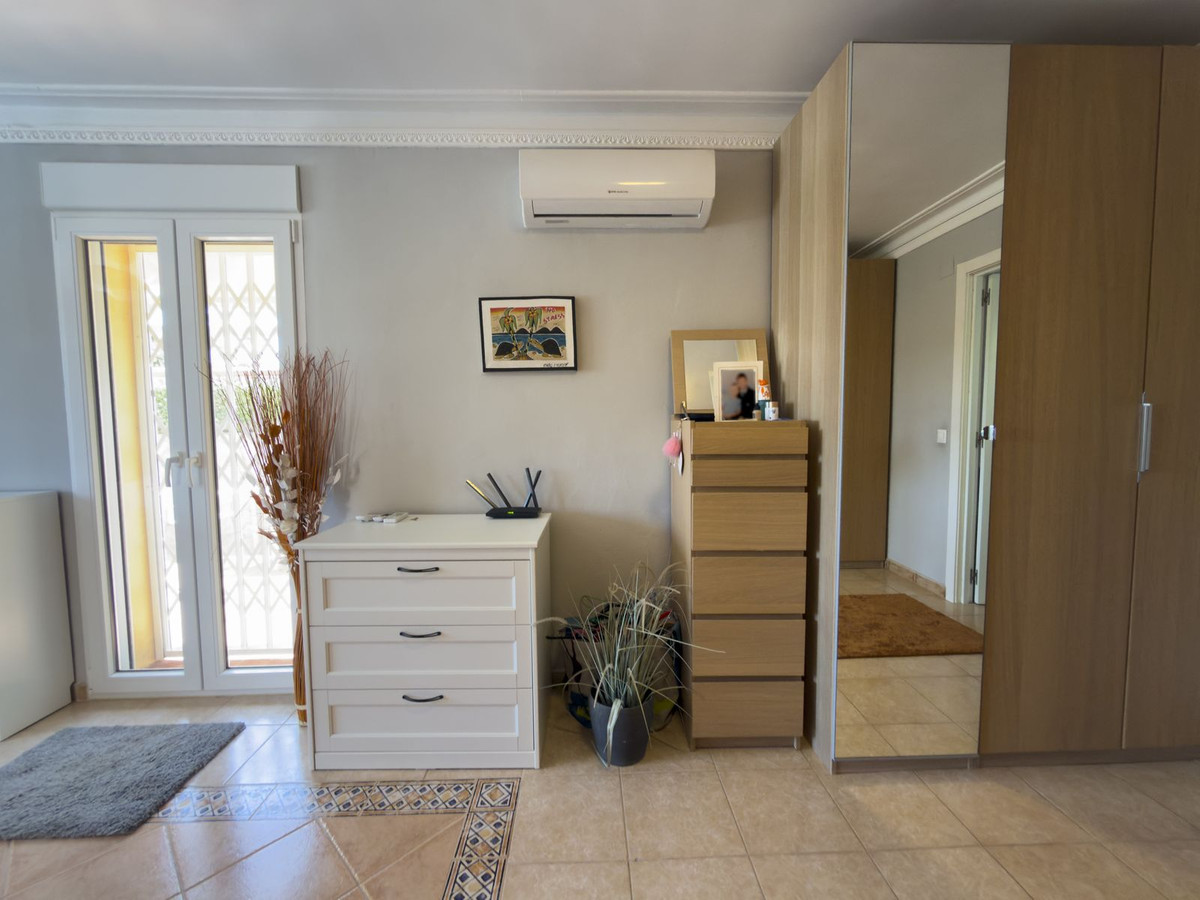 5 Bedroom Villa in Coín - Photo 52