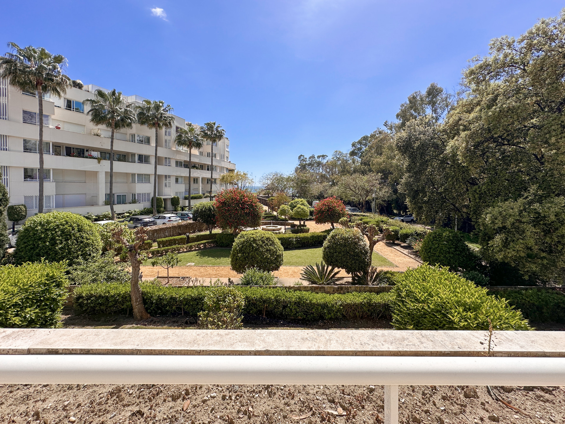 3 Bedroom Townhouse in Estepona - Photo 26