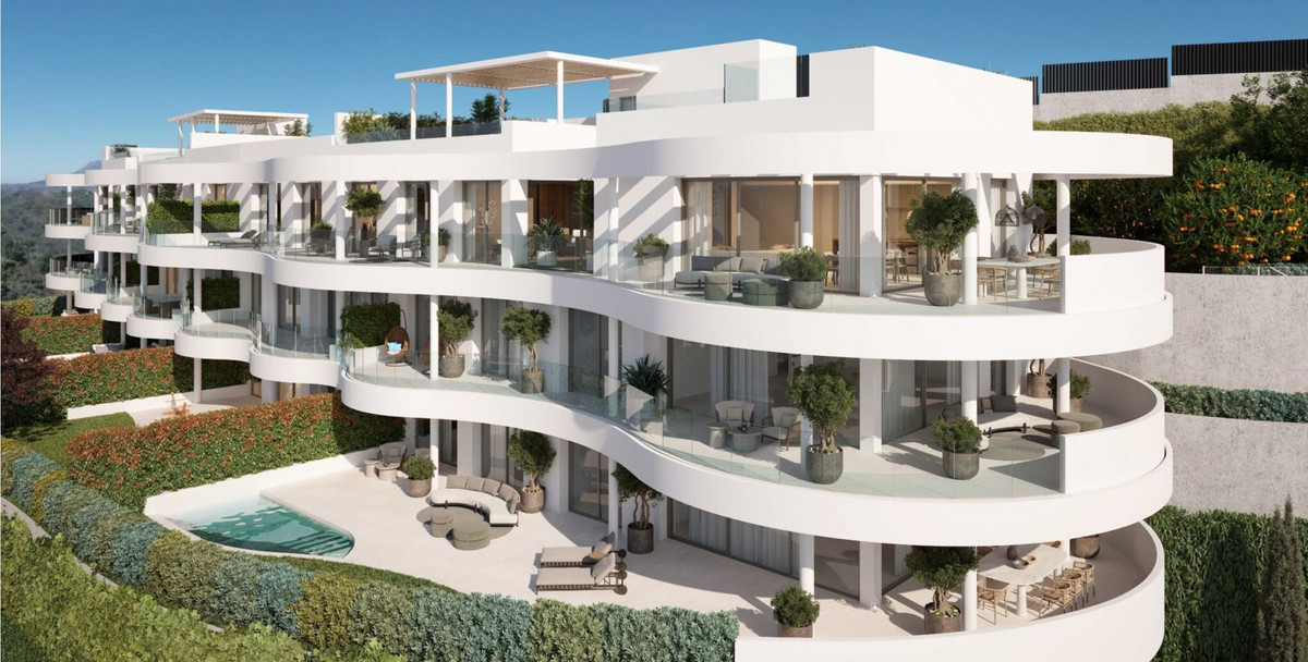 4 Bedroom Penthouse in Benahavís - Photo 2