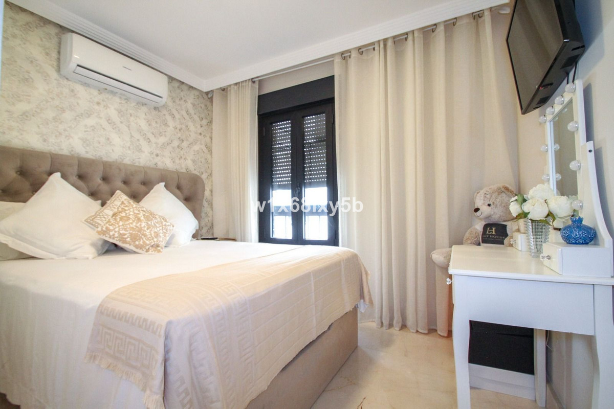 2 Bedroom Apartment in San Pedro de Alcántara - Фото 10