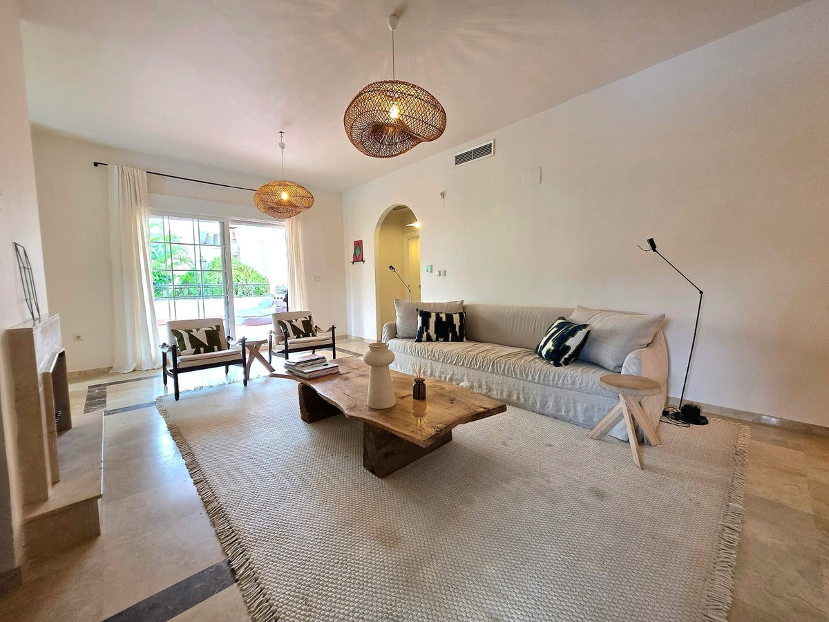 3 Bedroom Apartment in Marbella - Photo 8
