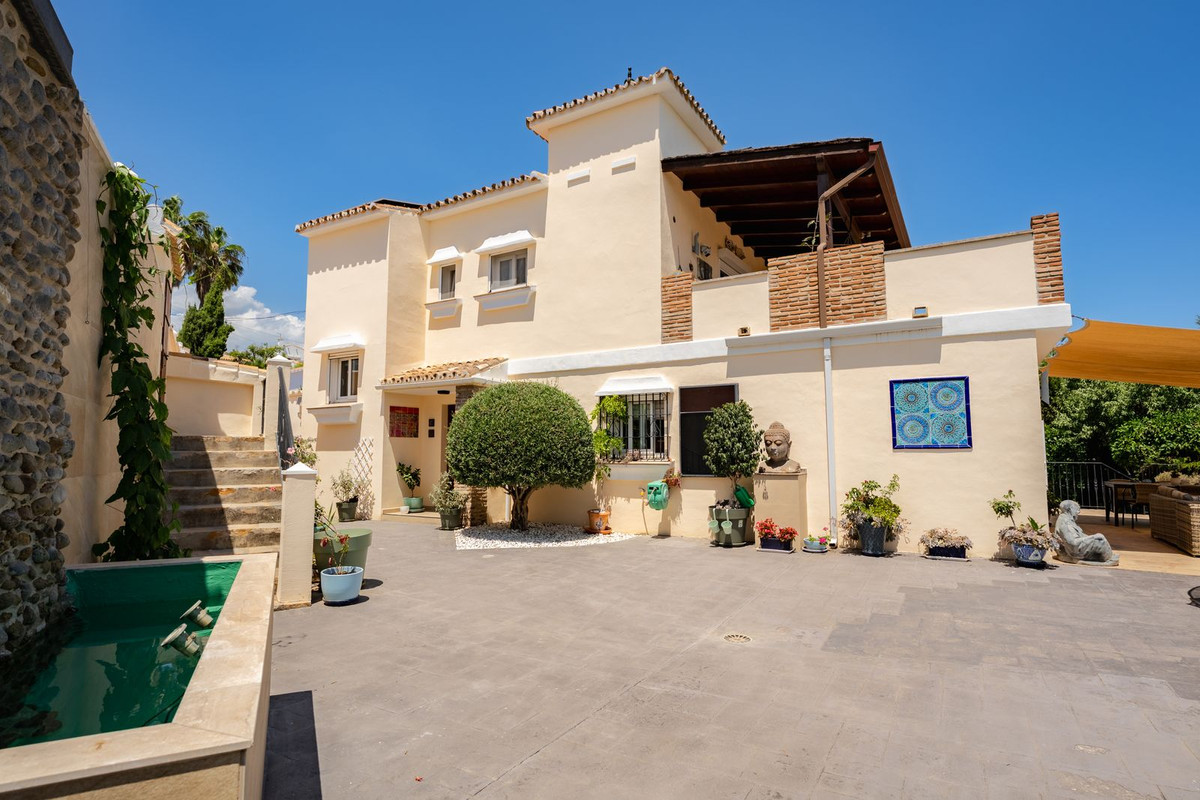4 Bedroom Villa in Estepona