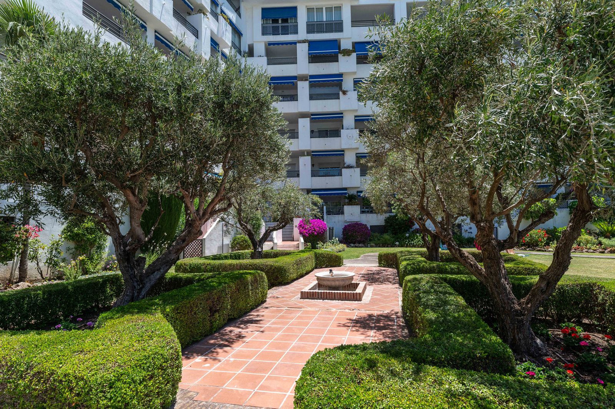 3 Bedroom Apartment in Marbella - Photo 37