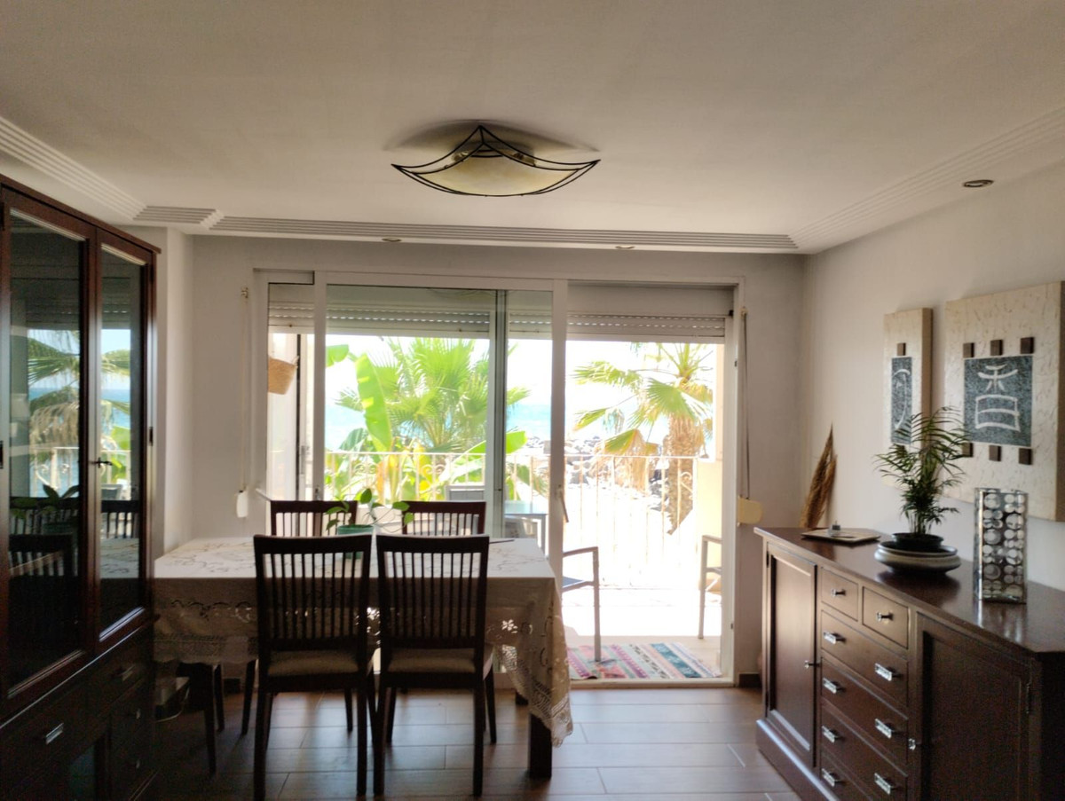 2 Bedroom Apartment in Benalmádena - Photo 6