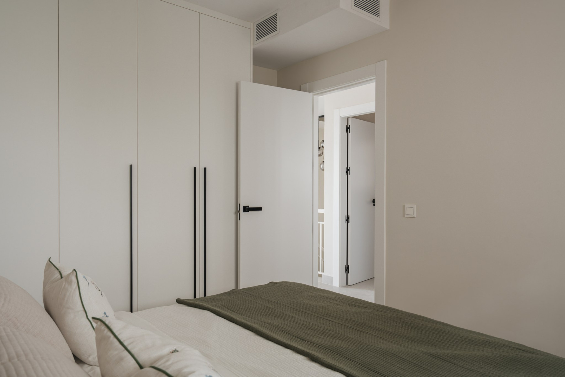 3 Bedroom Apartment in Benahavís - Photo 12