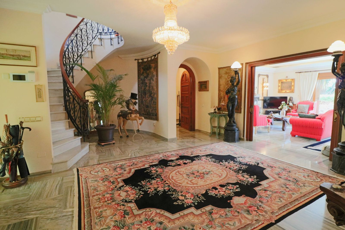 6 Bedroom Villa in Estepona - Foto 2