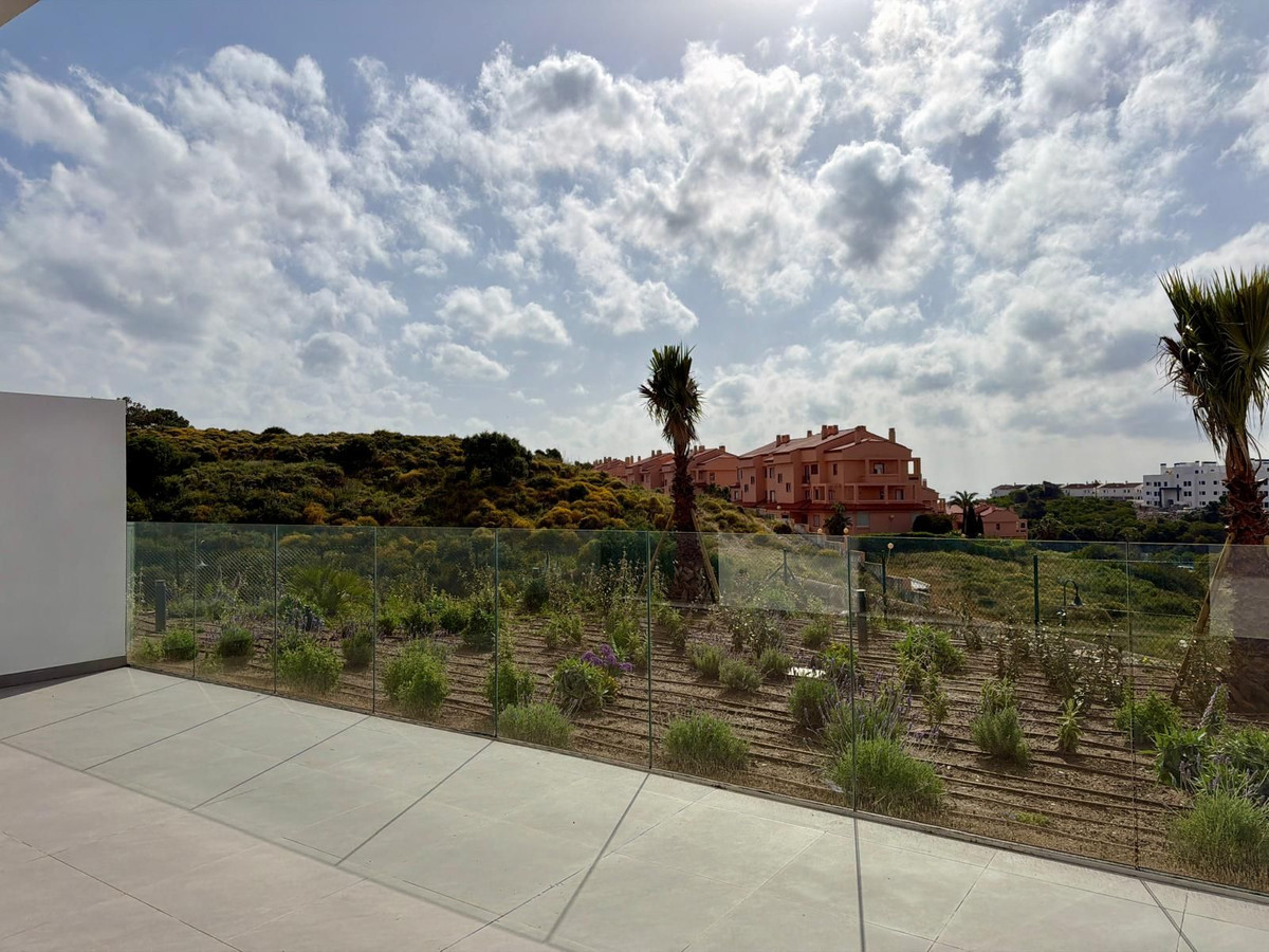 2 Bedroom Apartment in Mijas - Photo 11