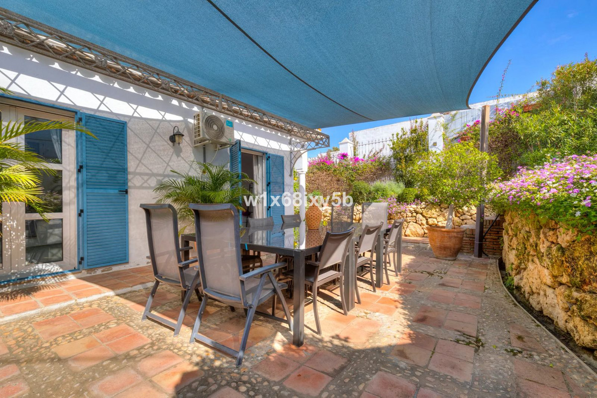 5 Bedroom Villa in San Pedro de Alcántara - Photo 27