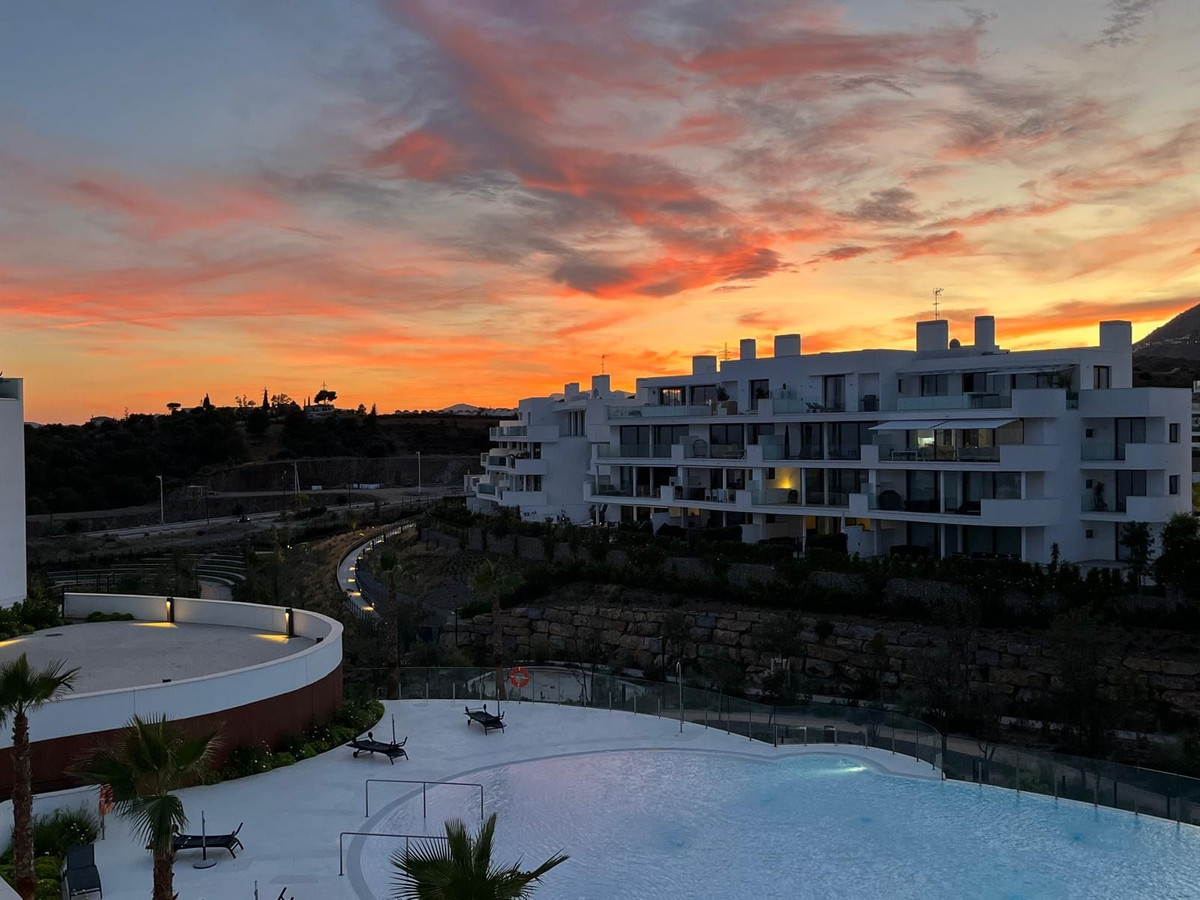 2 Bedroom Apartment in Benalmádena - Photo 24