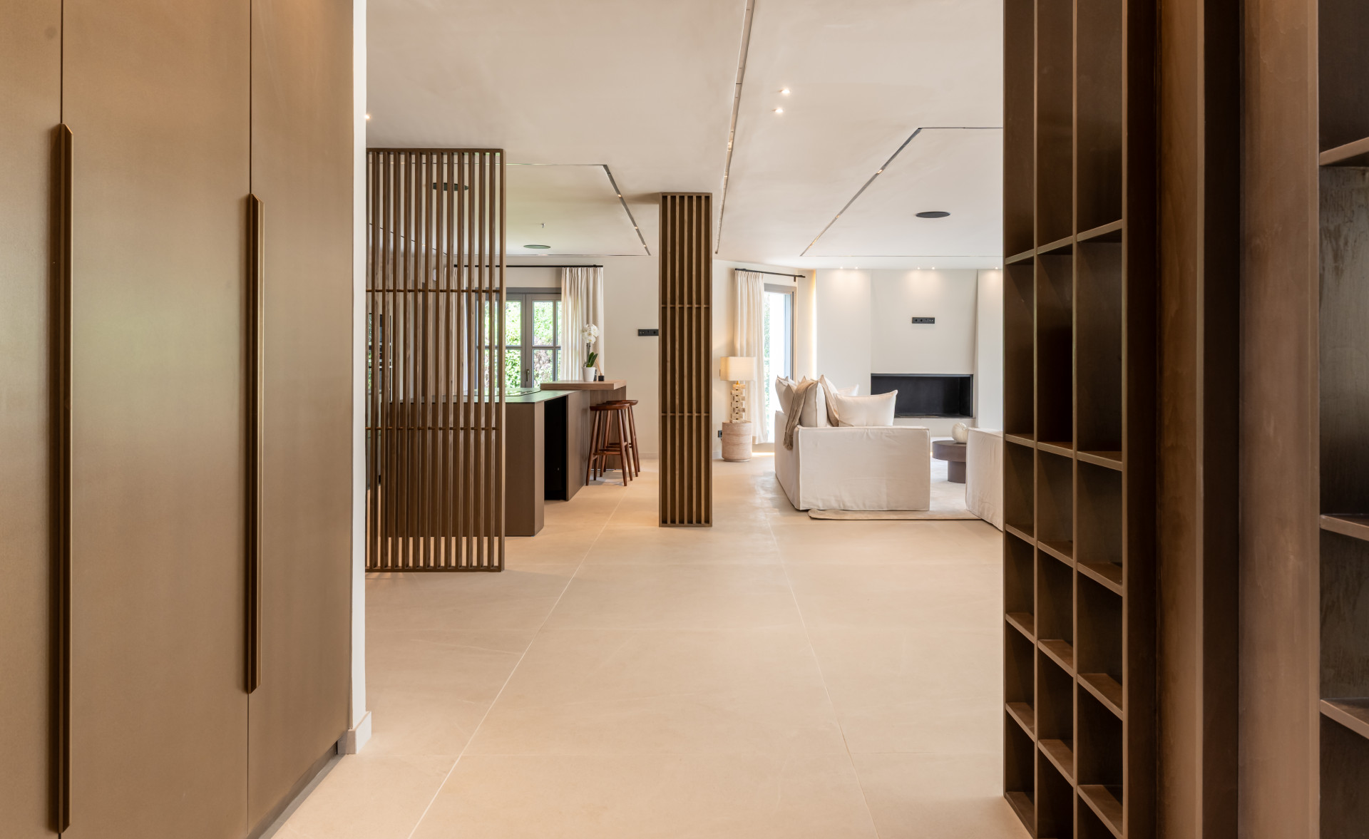 5 Bedroom Villa in Estepona - Photo 25