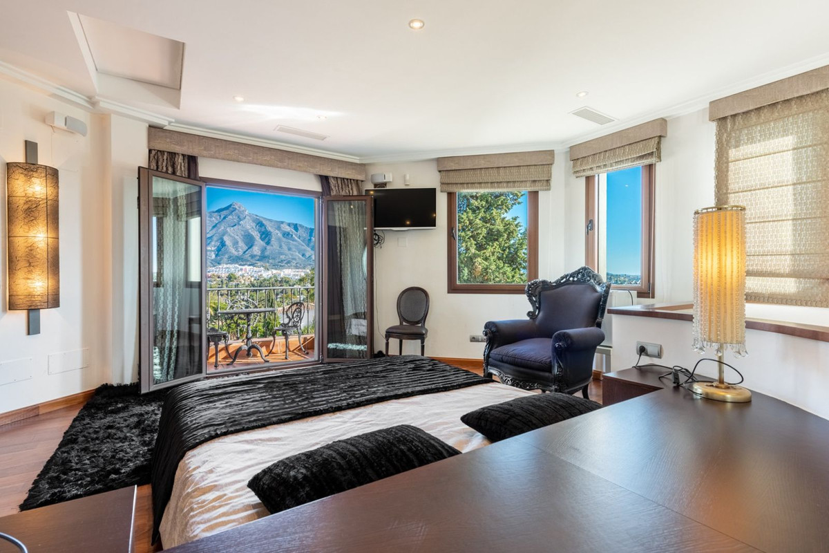 7 Bedroom Villa in Marbella - Photo 17