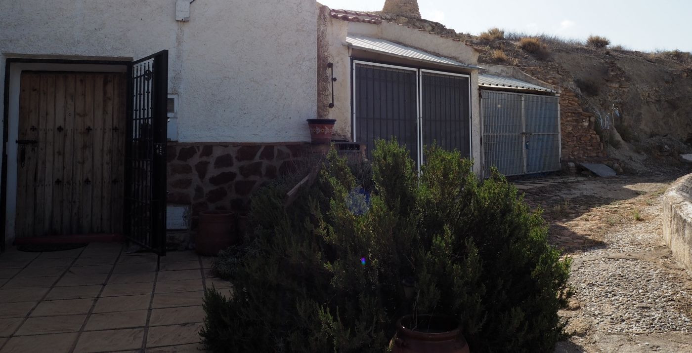 2-bedroom villa in Granada, Spain – Photo 21