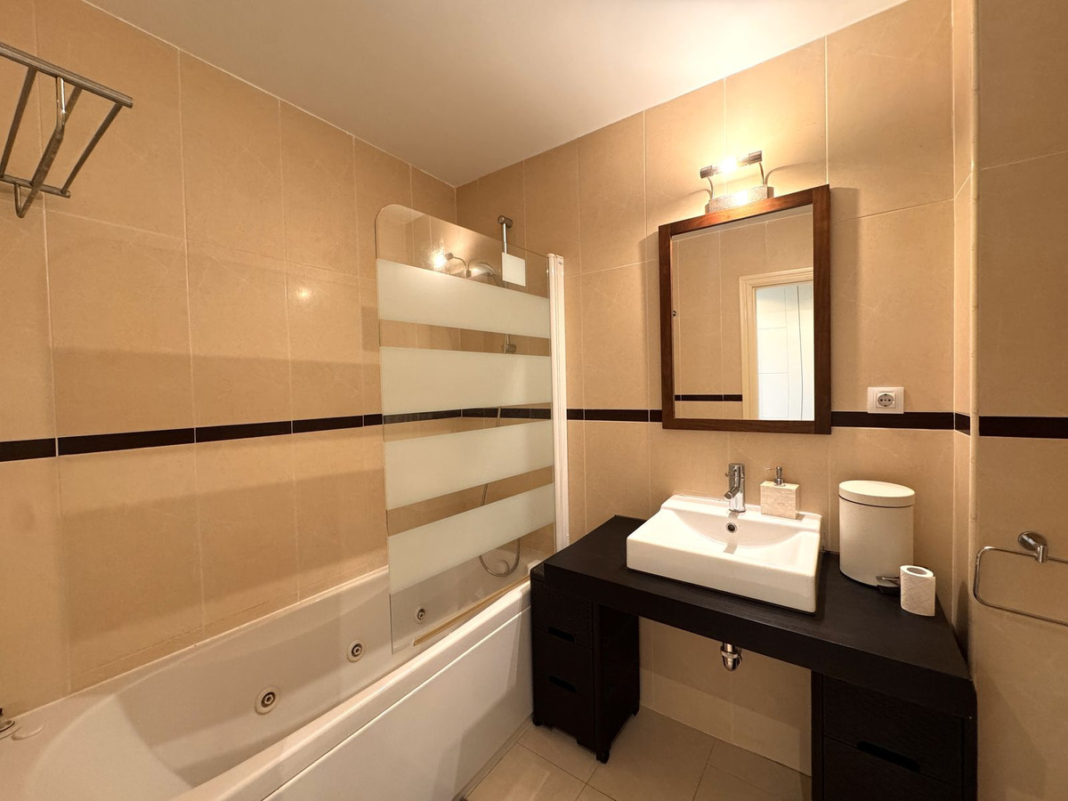 2 Bedroom Apartment in Mijas - Photo 14