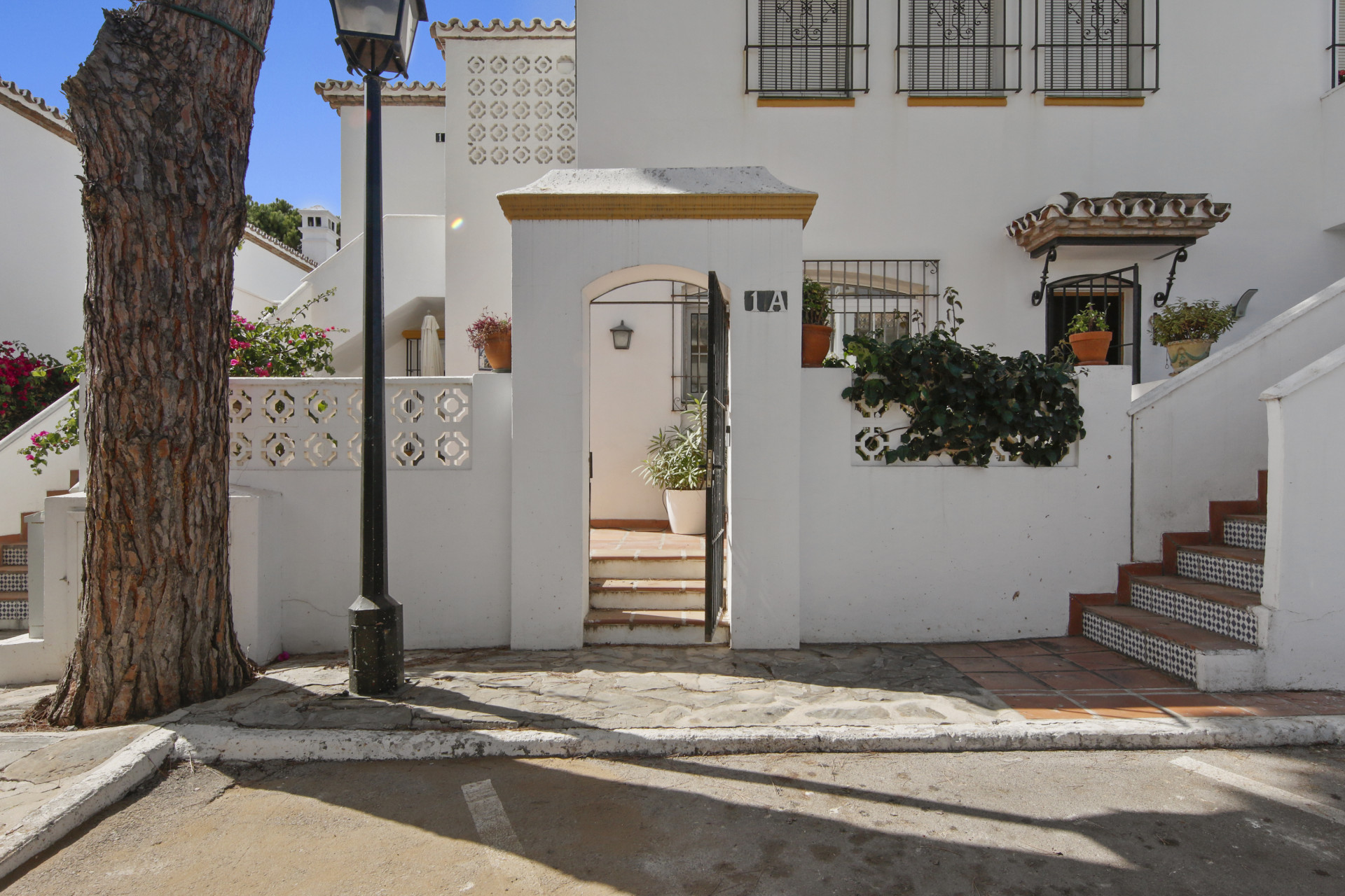 2 Bedroom Apartment in Estepona - Photo 15