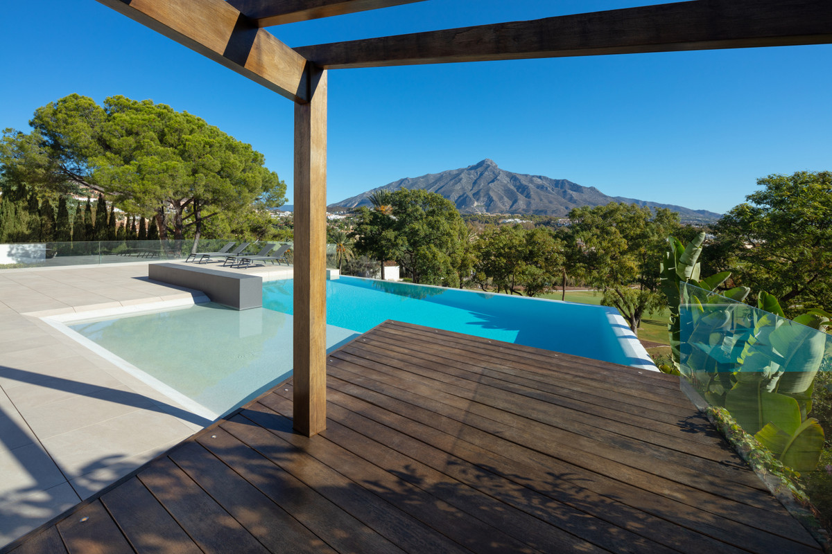 6 Bedroom Villa in Marbella - Photo 22