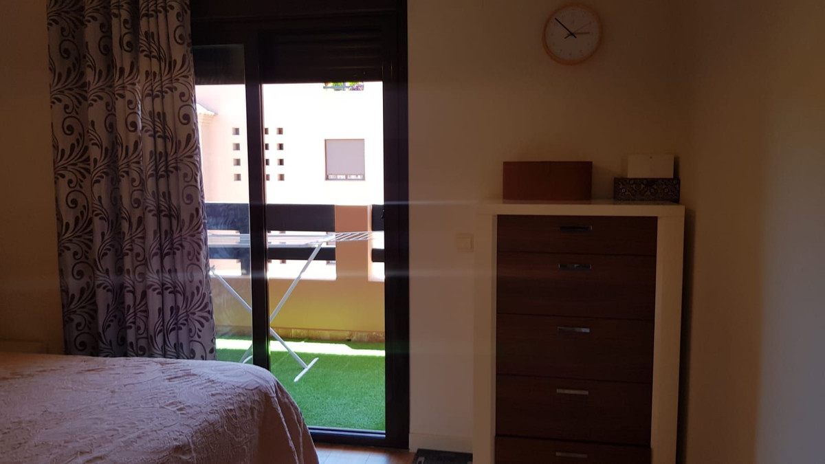 4 Bedroom Apartment in Benalmádena - Photo 11