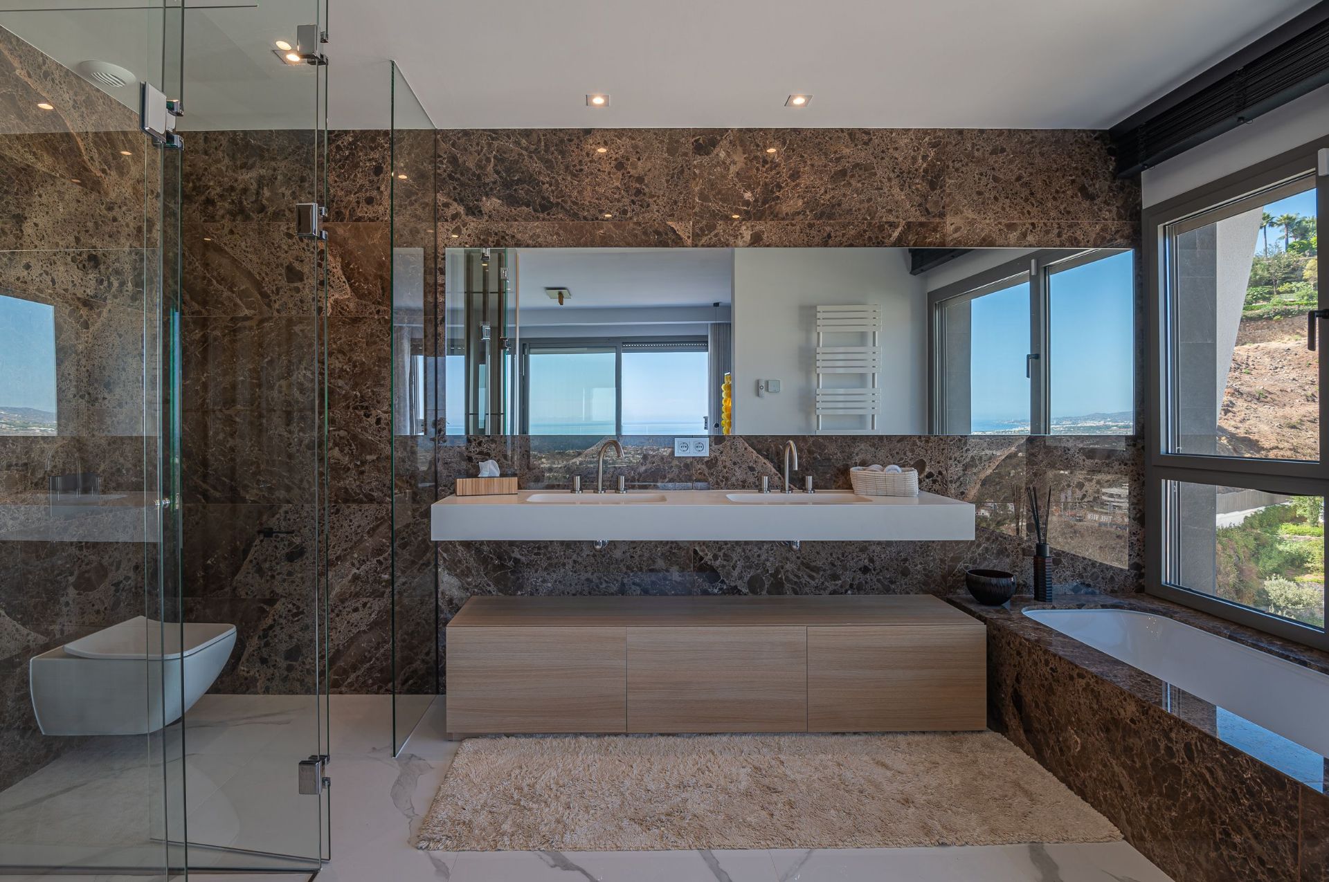 3 Bedroom Apartment in Benahavís - Photo 24