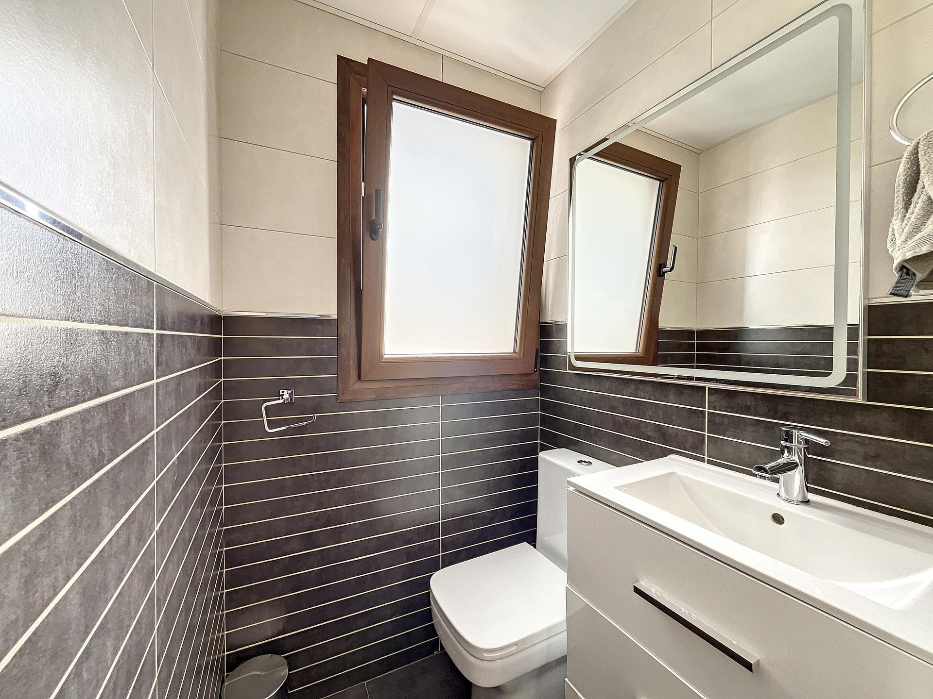 3 Bedroom Penthouse in La Duquesa - Photo 12