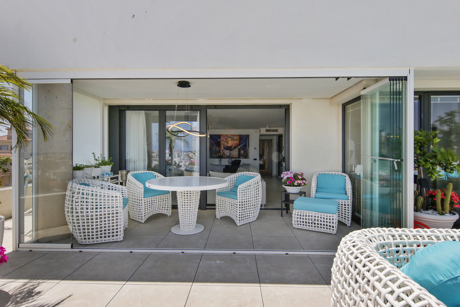 3 Bedroom Penthouse in Estepona - Photo 11