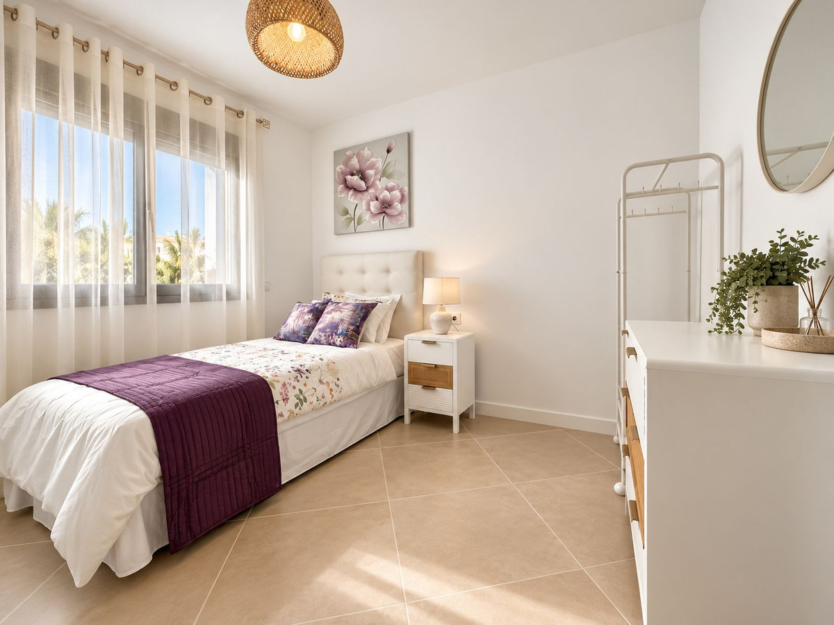3 Bedroom Townhouse in Estepona - Photo 8