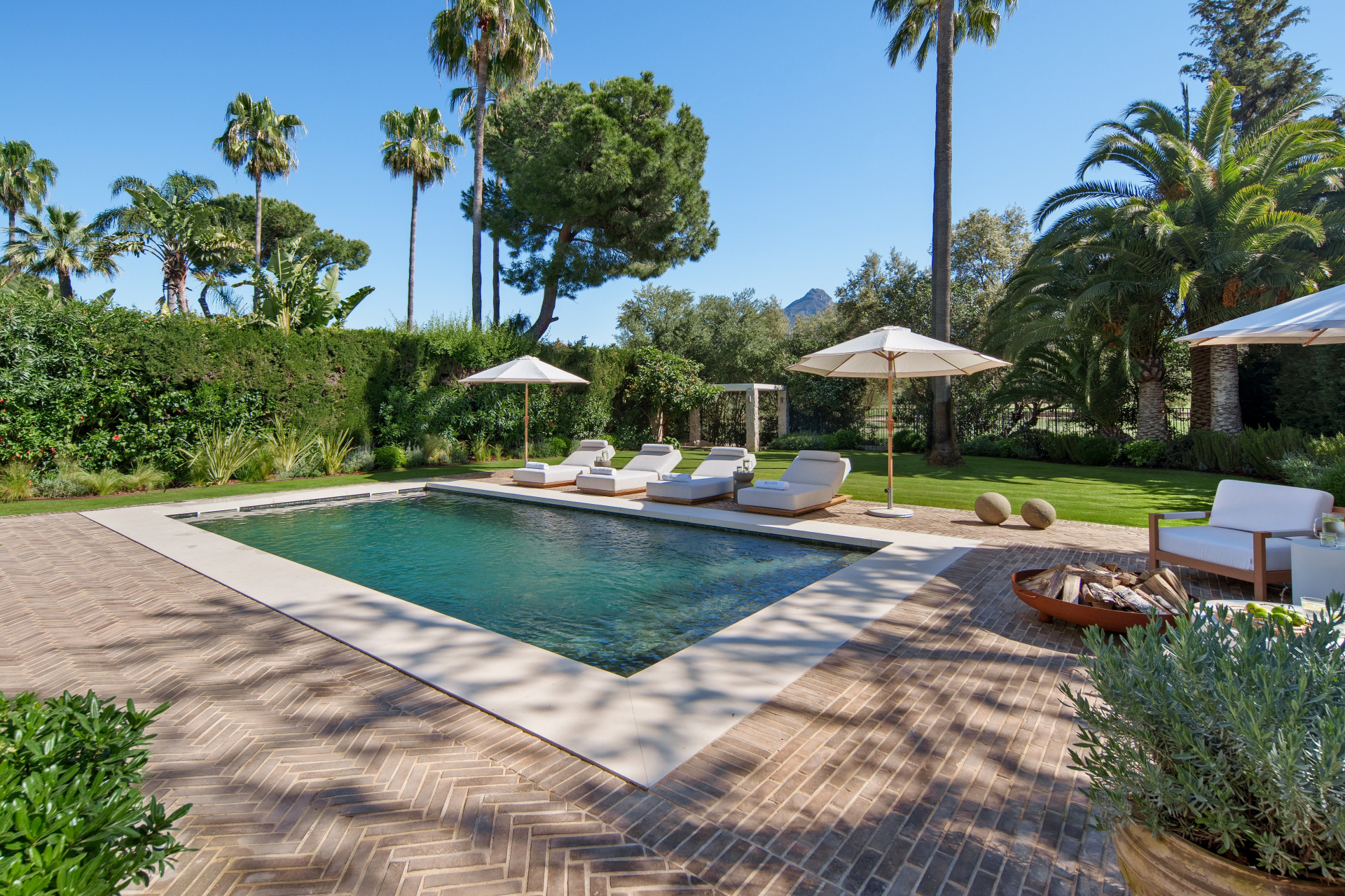 4 Bedroom Villa in Marbella - Photo 36