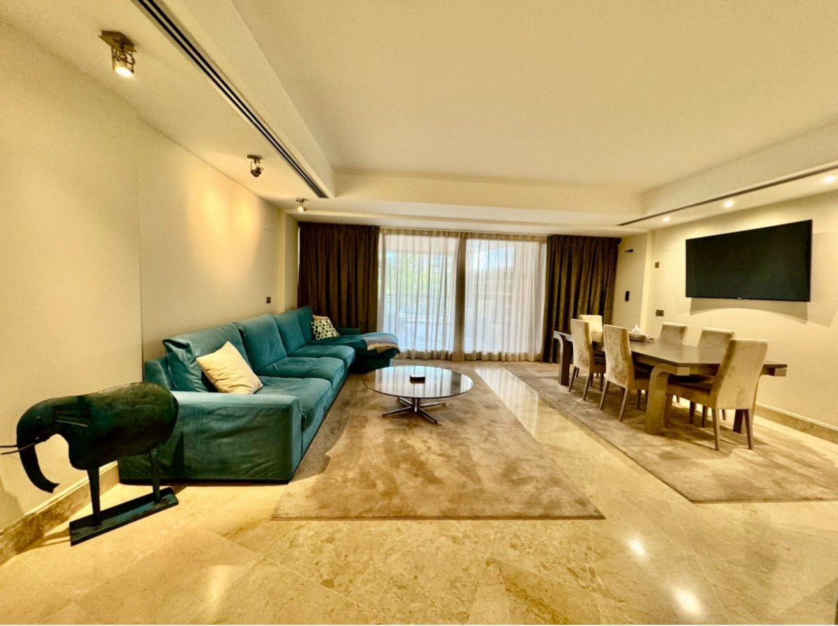 3 Bedroom Apartment in San Pedro de Alcántara - Photo 8