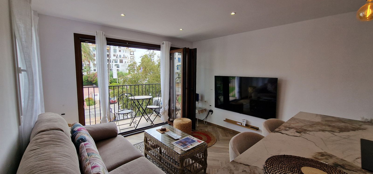 1 Bedroom Apartment in La Duquesa - Foto 2