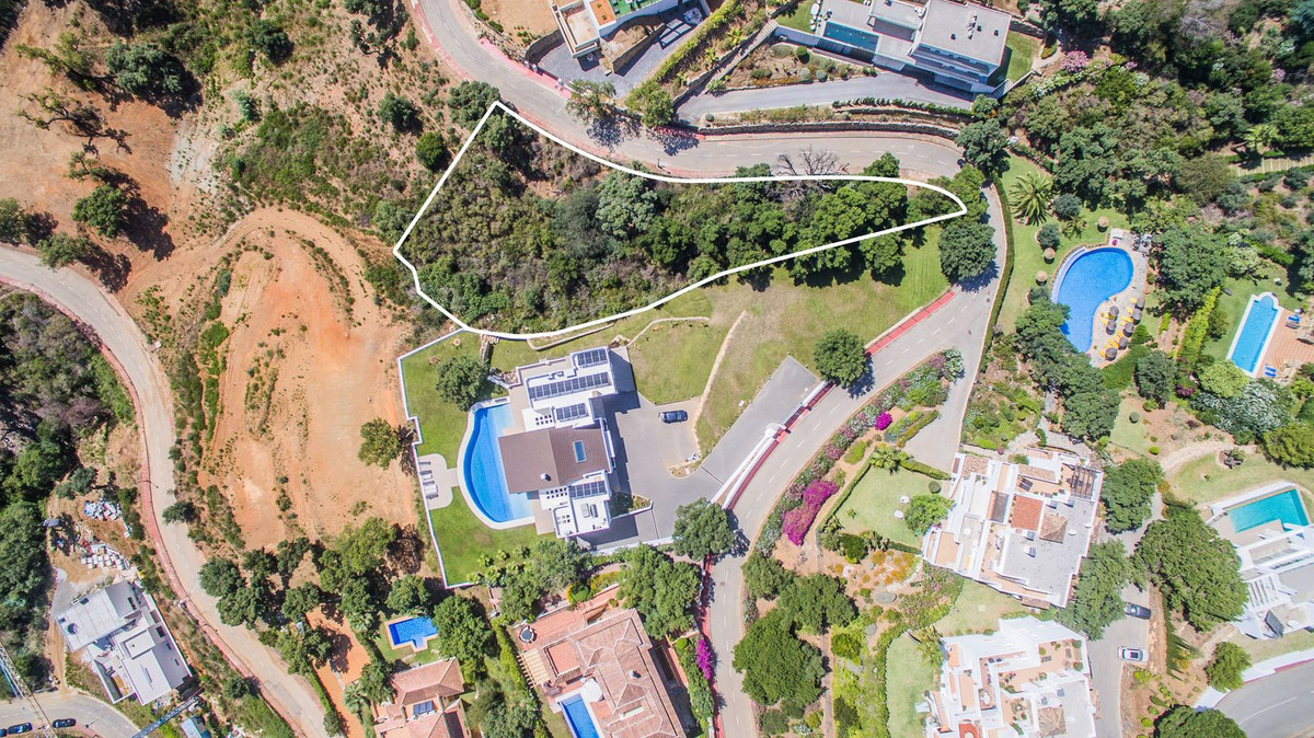 1,899 m² Plot in Marbella - Photo 7