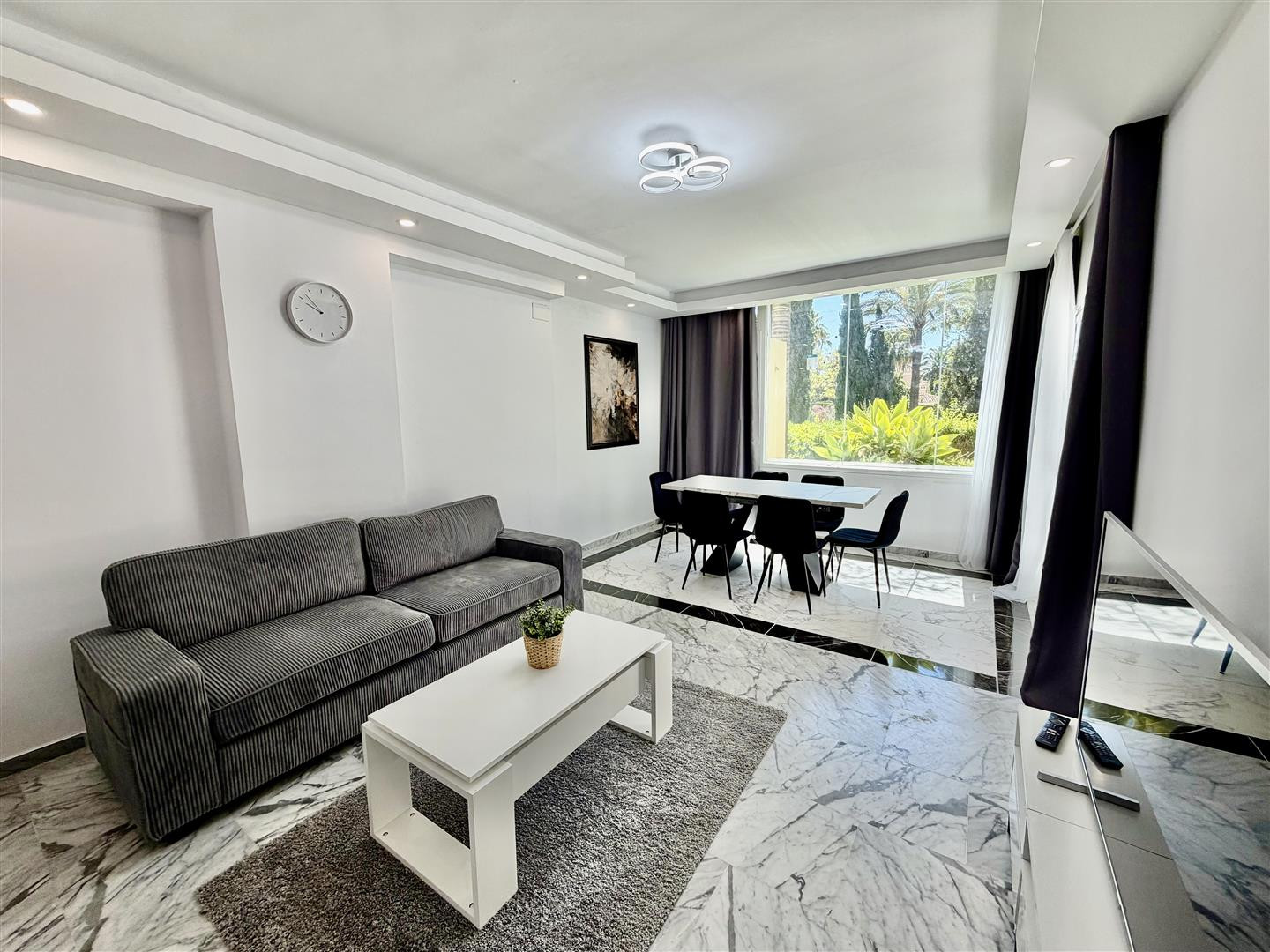 3 Bedroom Apartment in Marbella - Photo 4