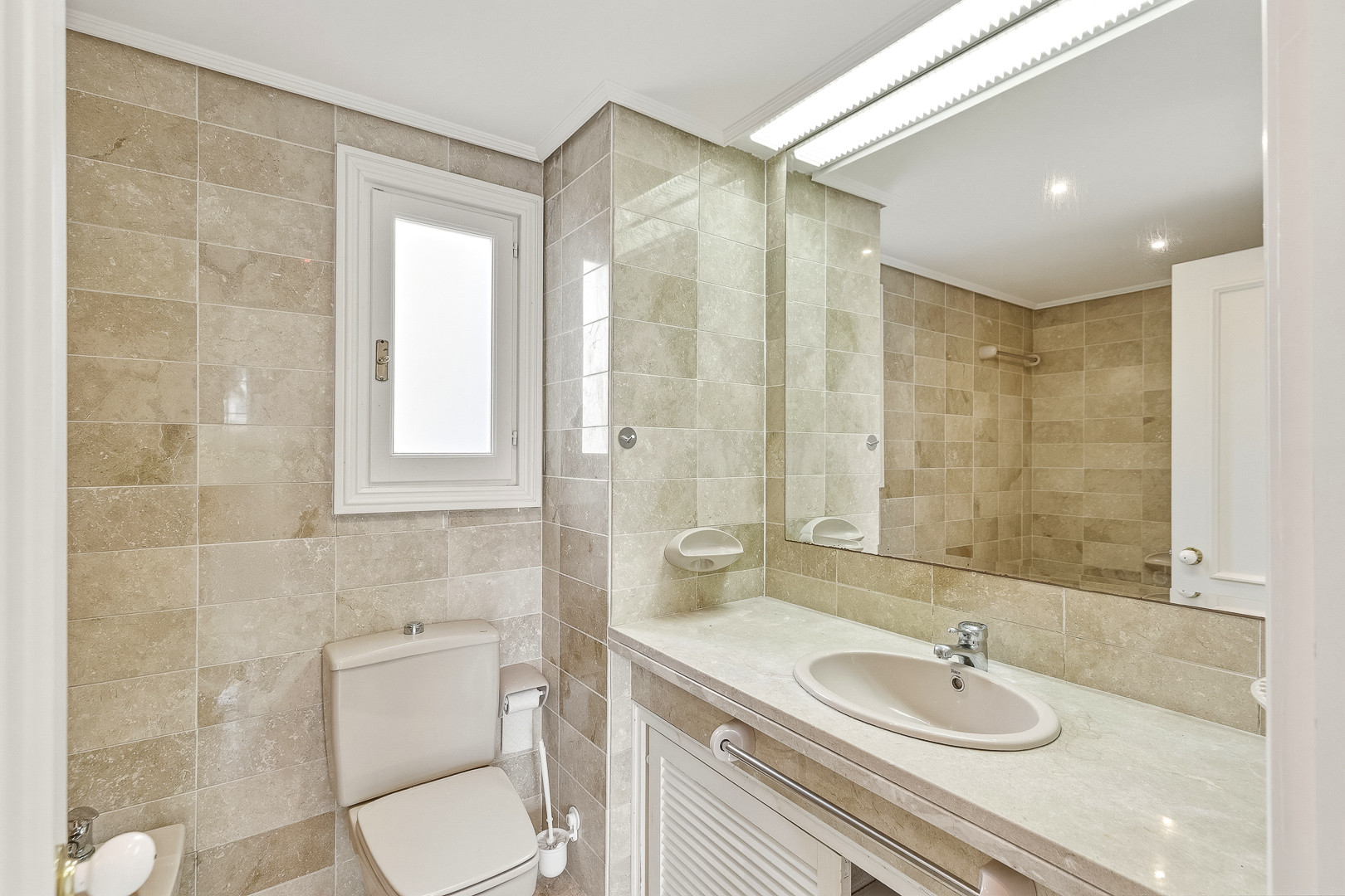 3 Bedroom Apartment in Marbella - Photo 13