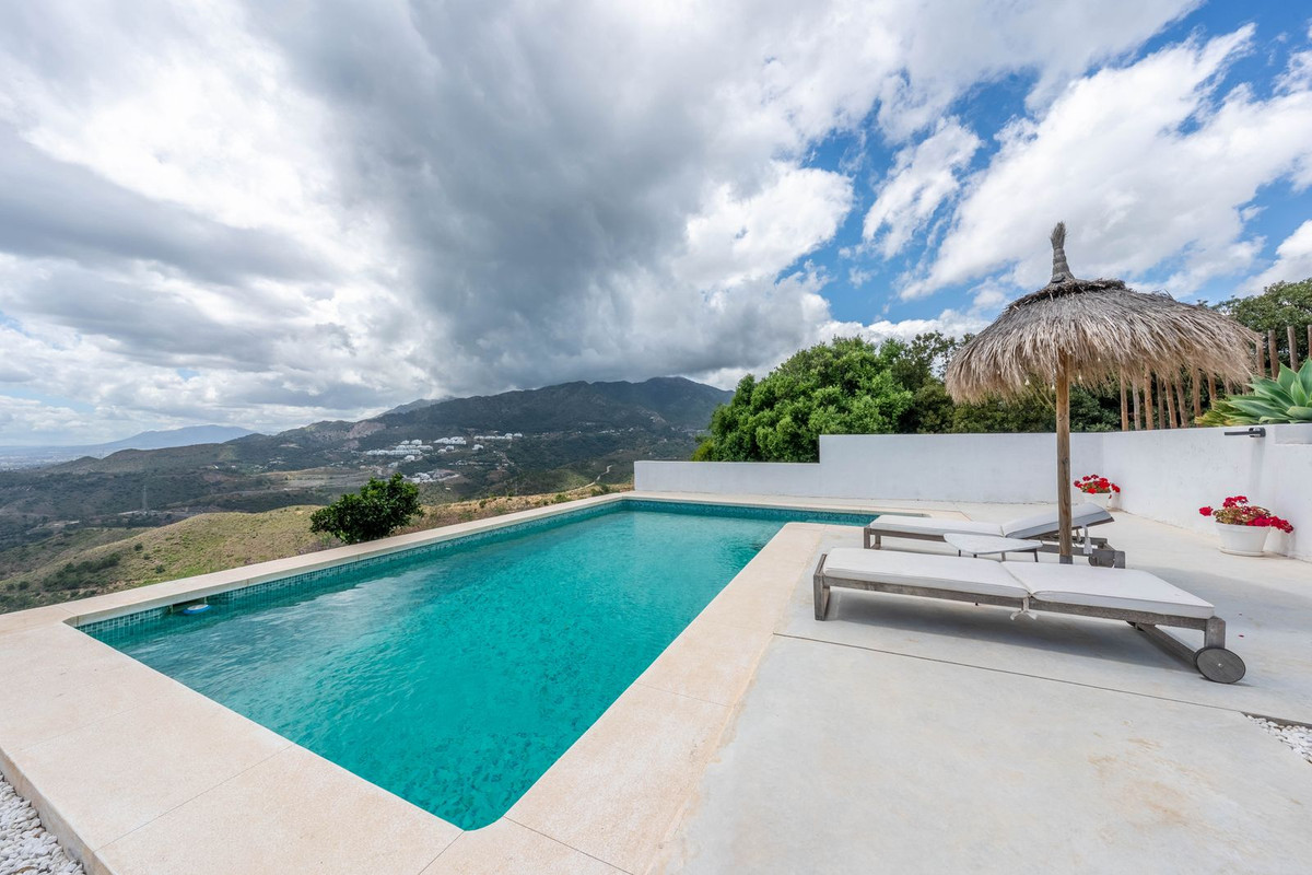 2 Bedroom Villa in Marbella - Photo 24