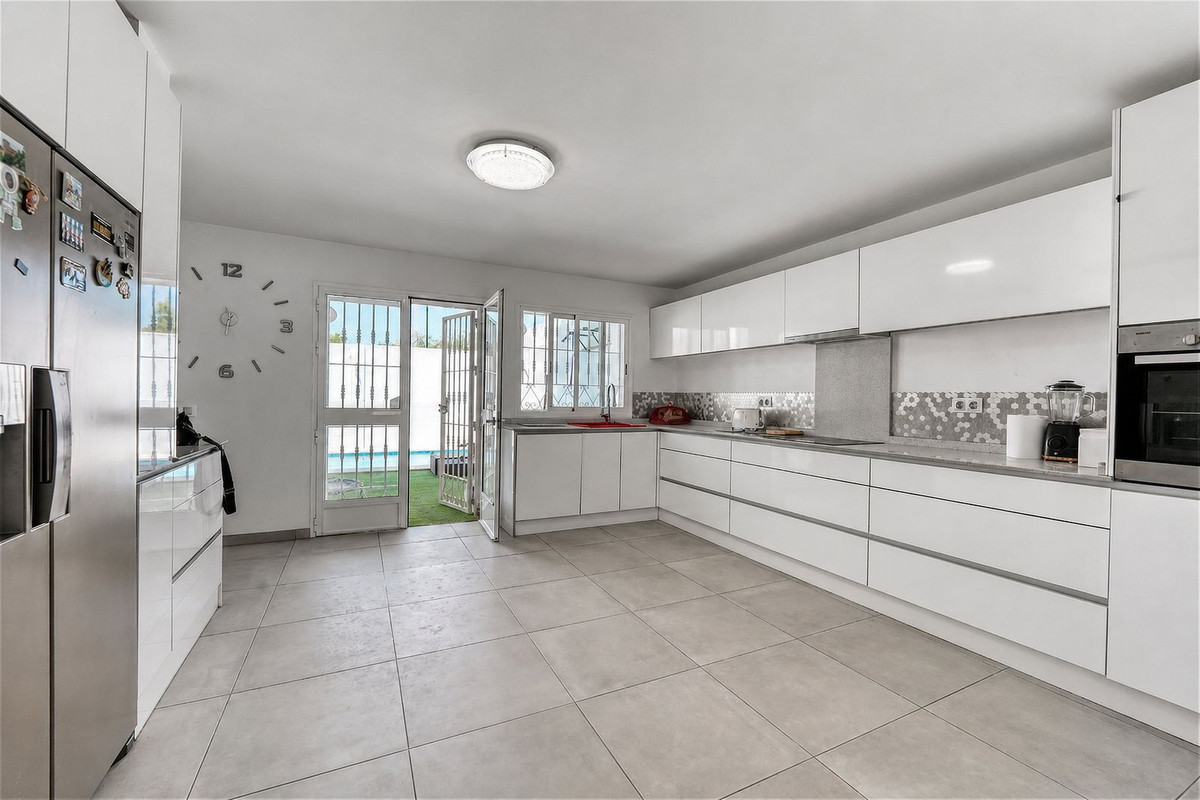 3 Bedroom Townhouse in Casares - Photo 9