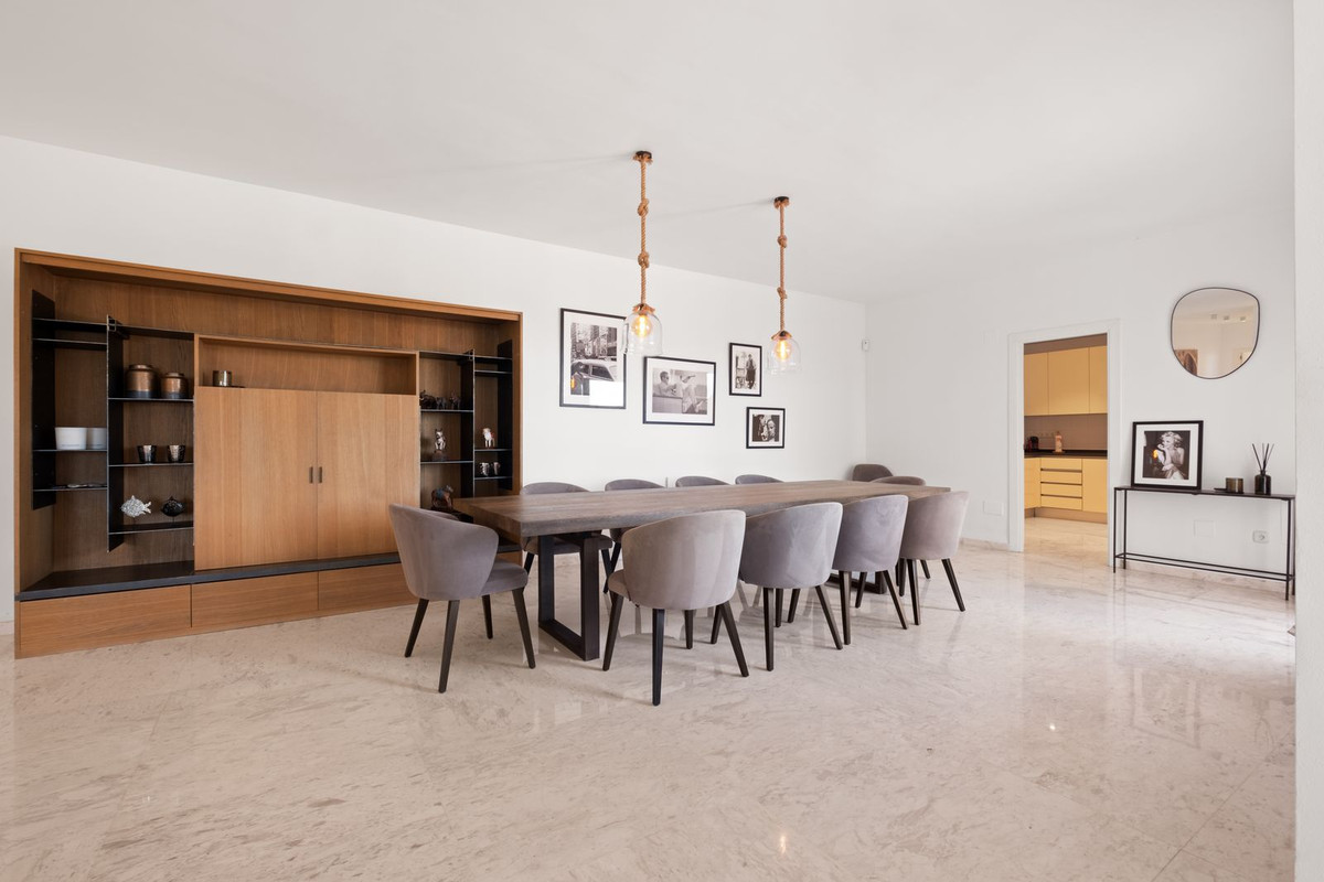 2 Bedroom Apartment in Marbella - Photo 14