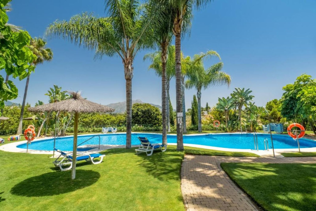 2 Bedroom Apartment in Estepona - Foto 24